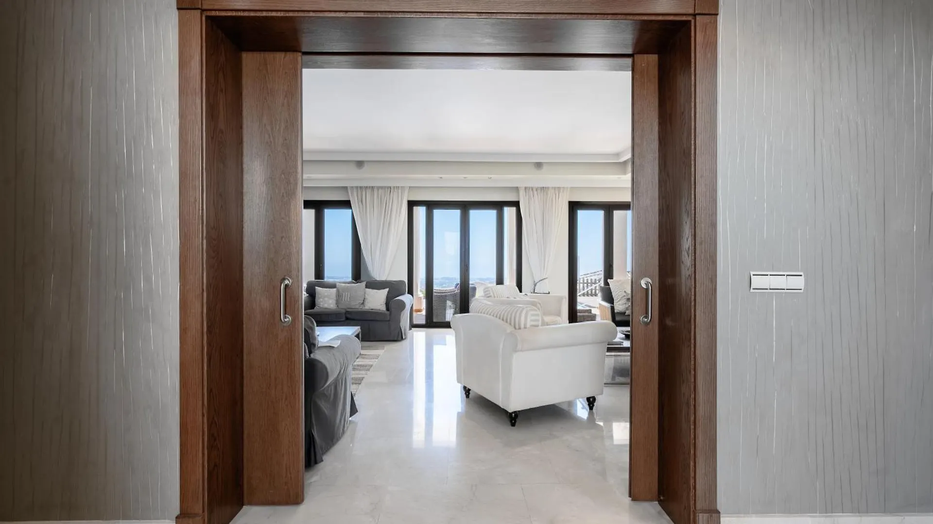 Luxury Modern 5Br Villa - Infinity Pool & Panoramic Sea Views Benahavis 0*,  Spain